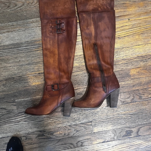 Frye Jenny Belted Over the knee Boots  Cognac Size 8 - Picture 2 of 4